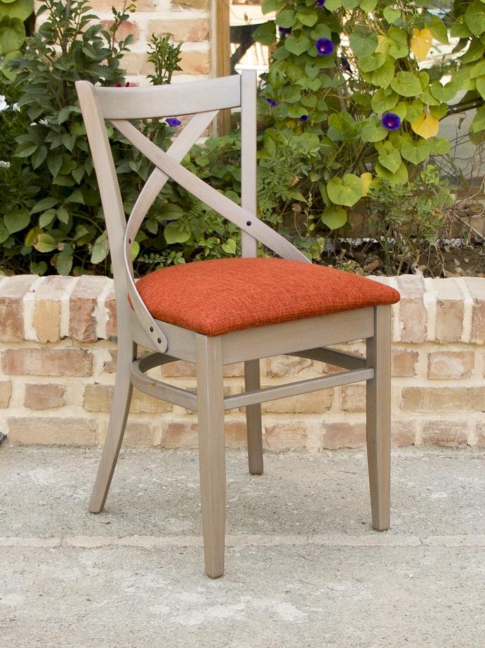 صندلی غذاخوری چوبی