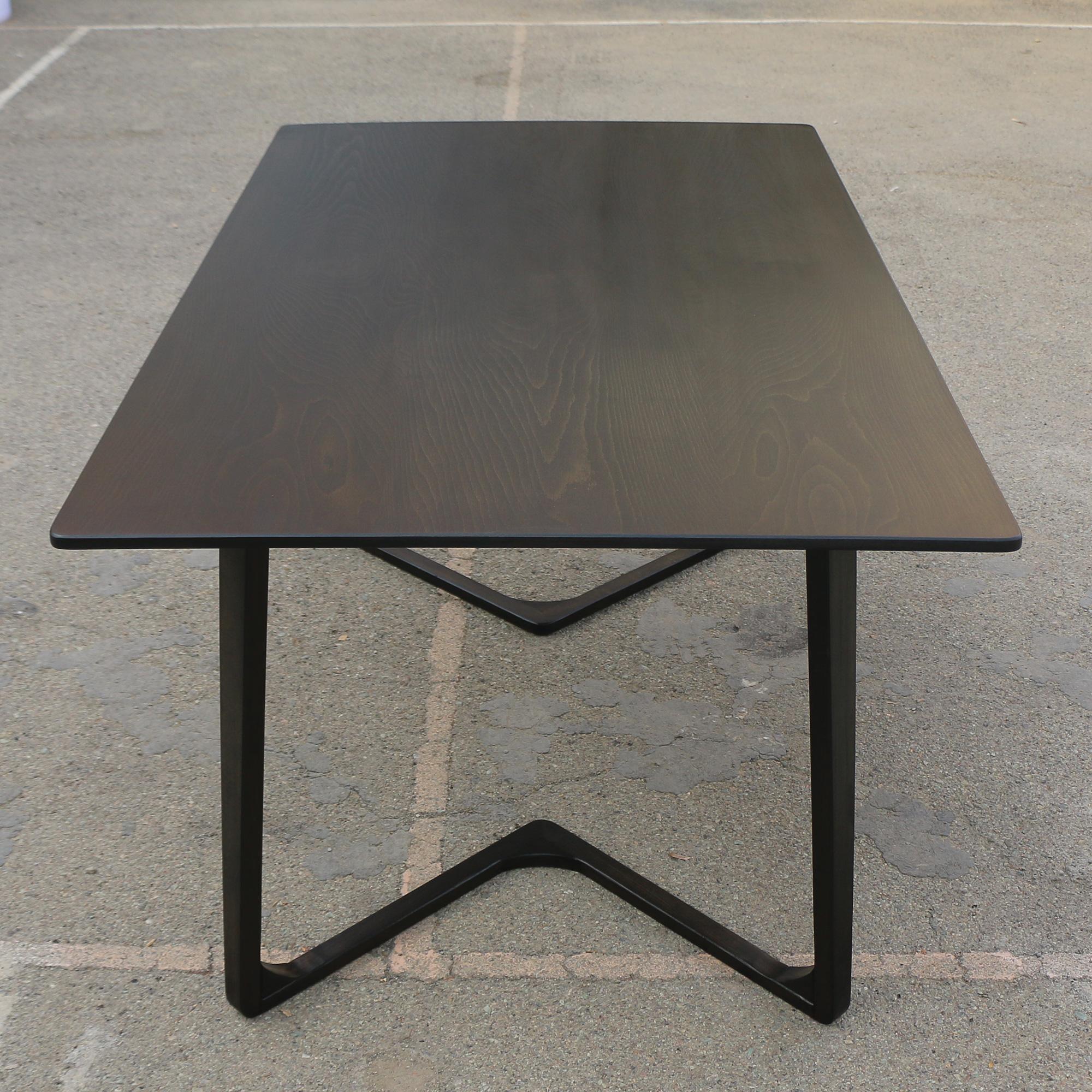 میز چوبی مشکی آنورا